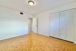 5200 Galitz St, Skokie, IL 60077 - Photo 16