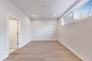 3339 N Ridgeway Ave, Chicago, IL 60618 - Photo 10