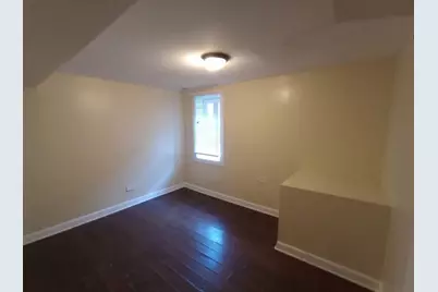 8602 S Houston Avenue, Chicago, IL 60617 - Photo 6