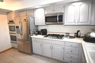 1S045 Spring Rd, Oakbrook Terrace, IL 60181 - Photo 16