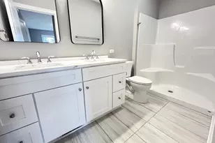 517 Cobblestone Cir, Harvard, IL 60033 - Photo 10