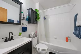 3323 N Paulina Ave, Chicago, IL 60657 - Photo 18