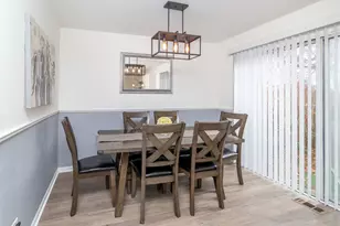 23 Carey Ln, Streamwood, IL 60107 - Photo 8