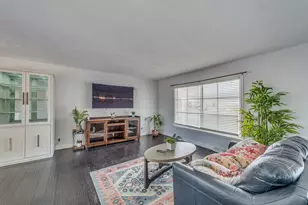 121 S Addison Rd, Wood Dale, IL 60191 - Photo 4