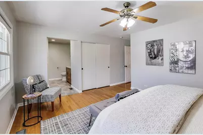 2002 N Eastwood Drive, Arlington Heights, IL 60004 - Photo 18