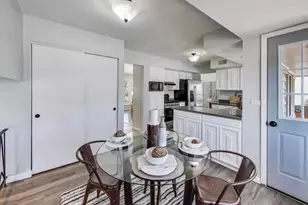 2002 N Eastwood Dr, Arlington Heights, IL 60004 - Photo 8