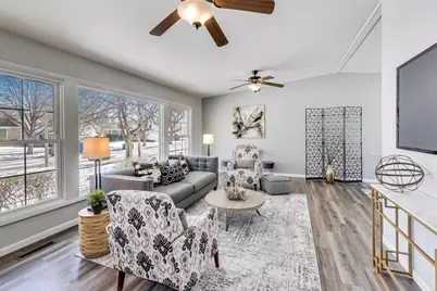 2002 N Eastwood Drive, Arlington Heights, IL 60004 - Photo 2