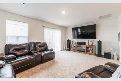 1053 Briar Glen Court, Hampshire, IL 60140 - Photo 10