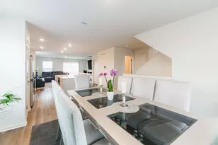 1053 Briar Gln Ct, Hampshire, IL 60140 - Photo 6