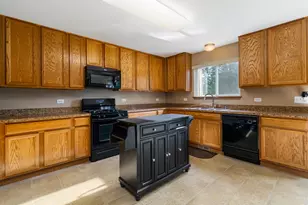 16320 Spring Creek Ln, Plainfield, IL 60586 - Photo 8