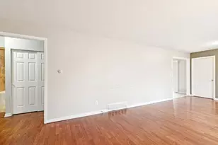 1915 W Oakleaf Dr, McHenry, IL 60051 - Photo 4