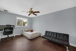 1010 Heathrow Ct, Wheaton, IL 60189 - Photo 14