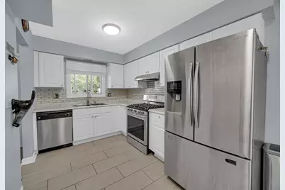 1010 Heathrow Court, Wheaton, IL 60189 - Photo 10