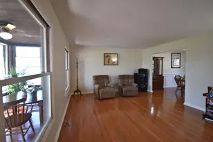 6N264 Weber Dr, Saint Charles, IL 60174 - Photo 6