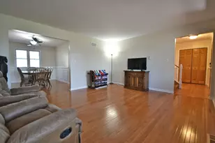 6N264 Weber Dr, Saint Charles, IL 60174 - Photo 8