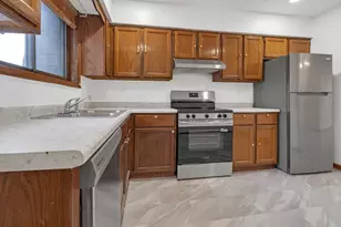 1225 Whispering Hills Ct, Naperville, IL 60540 - Photo 16