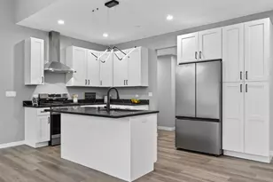 1390 N Merrimac Ln, Hanover Park, IL 60133 - Photo 10