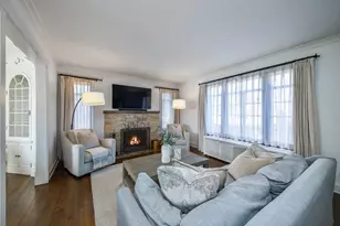 459 Hill Ave, Glen Ellyn, IL 60137 - Photo 4