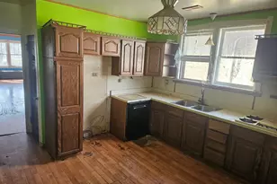 2711 N 77th Ave, Elmwood Park, IL 60707 - Photo 6