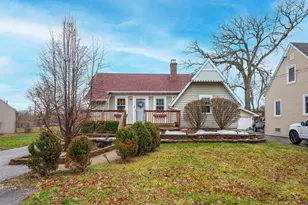 271 Oakwood Dr, Wood Dale, IL 60191 - Photo 1