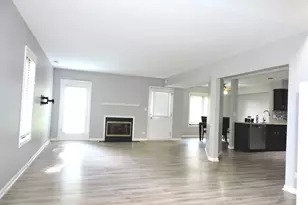 245 Carlisle Ave, Westmont, IL 60559 - Photo 10