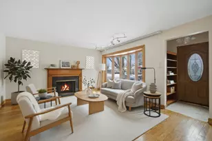 7525 Karlov Ave, Skokie, IL 60076 - Photo 2