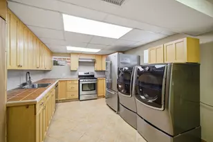 7525 Karlov Ave, Skokie, IL 60076 - Photo 20