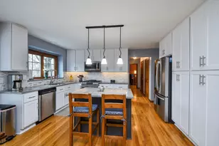 131 Christina Cir, Wheaton, IL 60189 - Photo 6