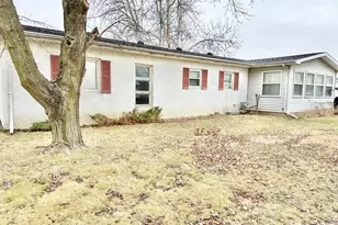 401 E 12th St, Streator, IL 61364 - Photo 2