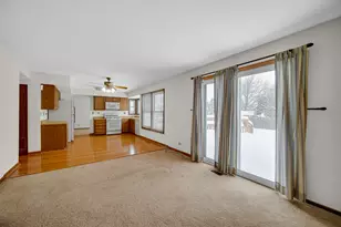 1818 Hawk Ln, Elk Grove Village, IL 60007 - Photo 12