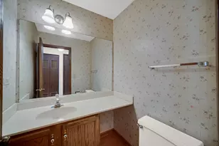 1818 Hawk Ln, Elk Grove Village, IL 60007 - Photo 22