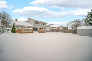 1818 Hawk Ln, Elk Grove Village, IL 60007 - Photo 24