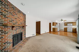 1818 Hawk Ln, Elk Grove Village, IL 60007 - Photo 14