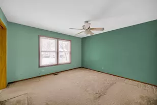 1818 Hawk Ln, Elk Grove Village, IL 60007 - Photo 16