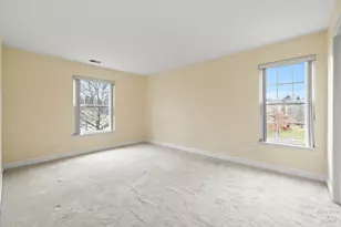 330 Buckingham Cir, Elgin, IL 60120 - Photo 8