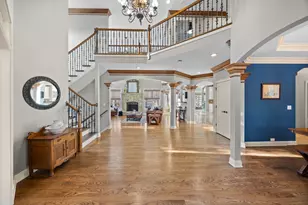 890 Reserve Ct, South Elgin, IL 60177 - Photo 2