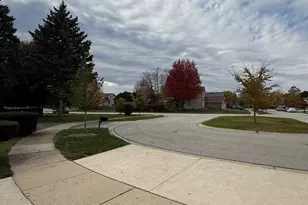 284 Washo Dr, Lake Zurich, IL 60047 - Photo 2