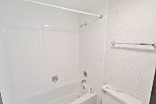 210 E Fountainview Ln, Lombard, IL 60148 - Photo 14