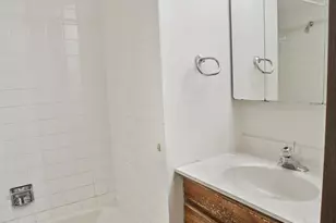 210 E Fountainview Ln, Lombard, IL 60148 - Photo 10