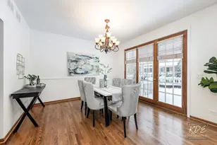 1512 Harbourtowne Pl, Naperville, IL 60564 - Photo 4