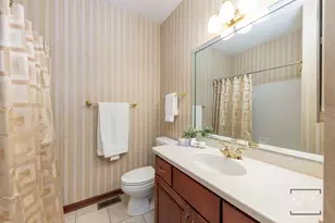 1512 Harbourtowne Pl, Naperville, IL 60564 - Photo 24