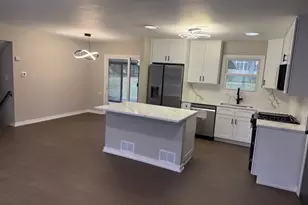 126 Rosedale Ct, Bloomingdale, IL 60108 - Photo 6