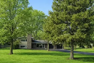 126 Rosedale Ct, Bloomingdale, IL 60108 - Photo 2