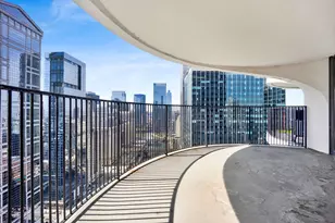 300 N State St, Chicago, IL 60654 - Photo 14