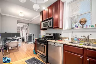 2008 W Greenleaf Ave, Chicago, IL 60645 - Photo 8