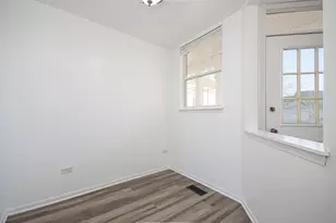 2976 White Thorn Cir, Naperville, IL 60564 - Photo 10