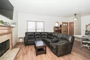 944 1st St, Batavia, IL 60510 - Photo 4