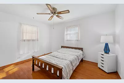 127 W Courtland Street, Mundelein, IL 60060 - Photo 6