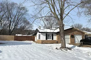 1410 Beverly Ln, Streamwood, IL 60107 - Photo 2
