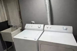 1065 Hiawatha Dr, Elgin, IL 60120 - Photo 18